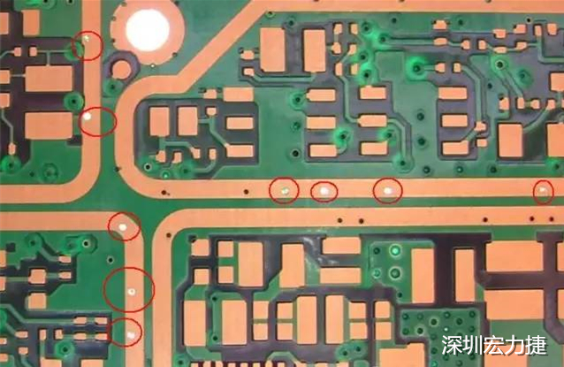 防止PCB過波峰焊時錫從導通孔貫穿元件面造成短路；特別是我們把過孔放在BGA焊盤上時，就必須先做塞孔，再鍍金處理，便于BGA的焊接。