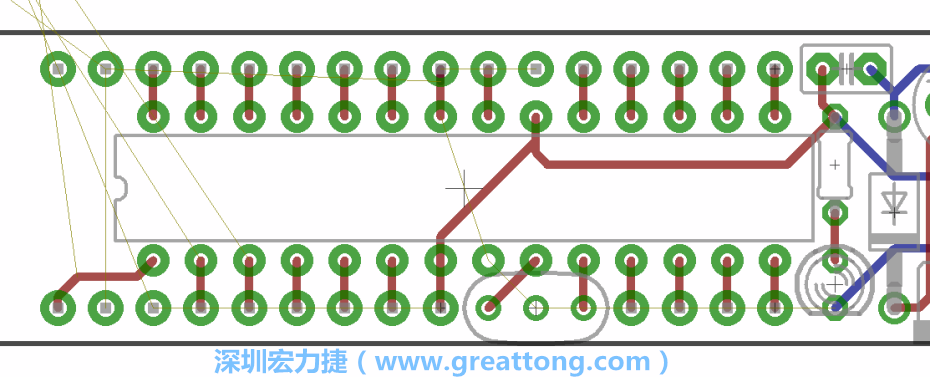 諧振器應(yīng)擺放在ATmega微控制器的針腳8、9和10旁邊，在共鳴器和微控制器中間的高頻信號(hào)線應(yīng)該要愈短愈好，此外，其它的信號(hào)線應(yīng)該要遠(yuǎn)離這個(gè)區(qū)域且配置在諧振器的下方，這樣做是為了防止不必要的無線電波干擾。