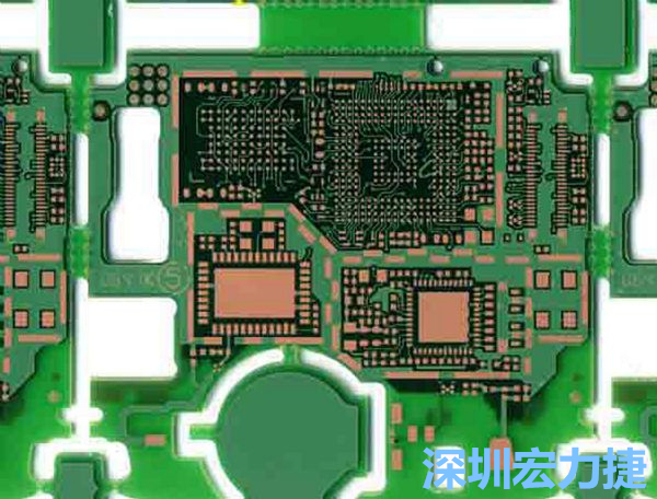 在產(chǎn)品極度要求小型化設(shè)計(jì)時(shí)，可利用HDI板材壓縮主板面積，同時(shí)具減輕重量優(yōu)點(diǎn)。