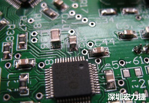 音訊電路訊號品質(zhì)，是影響操作體驗的關(guān)鍵，電路布局要特別注意。