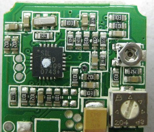 PCBA加工IC元件主要分為DIP及SMD兩大類，DIP 插件的IC，SMD (Surface Mount Device) 表面貼裝元件。